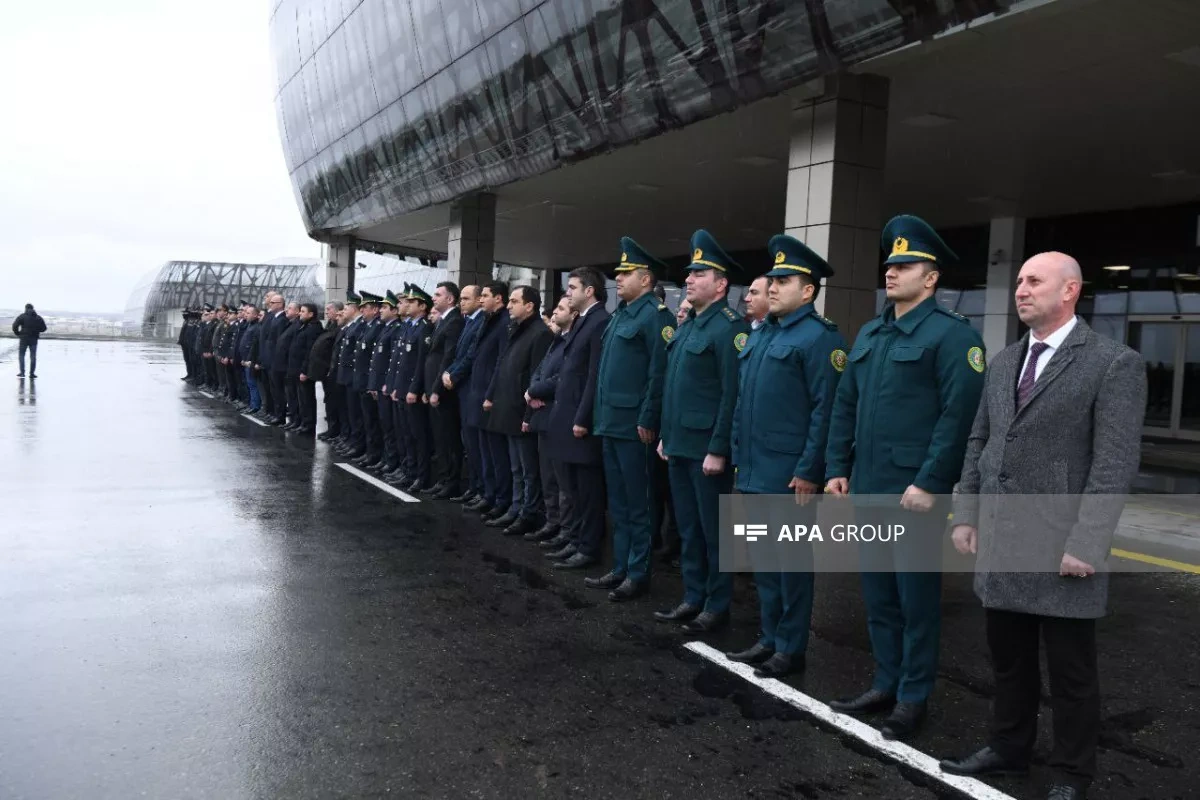 Minute of silence observed in memory of victims of AZAL plane crash PHOTO