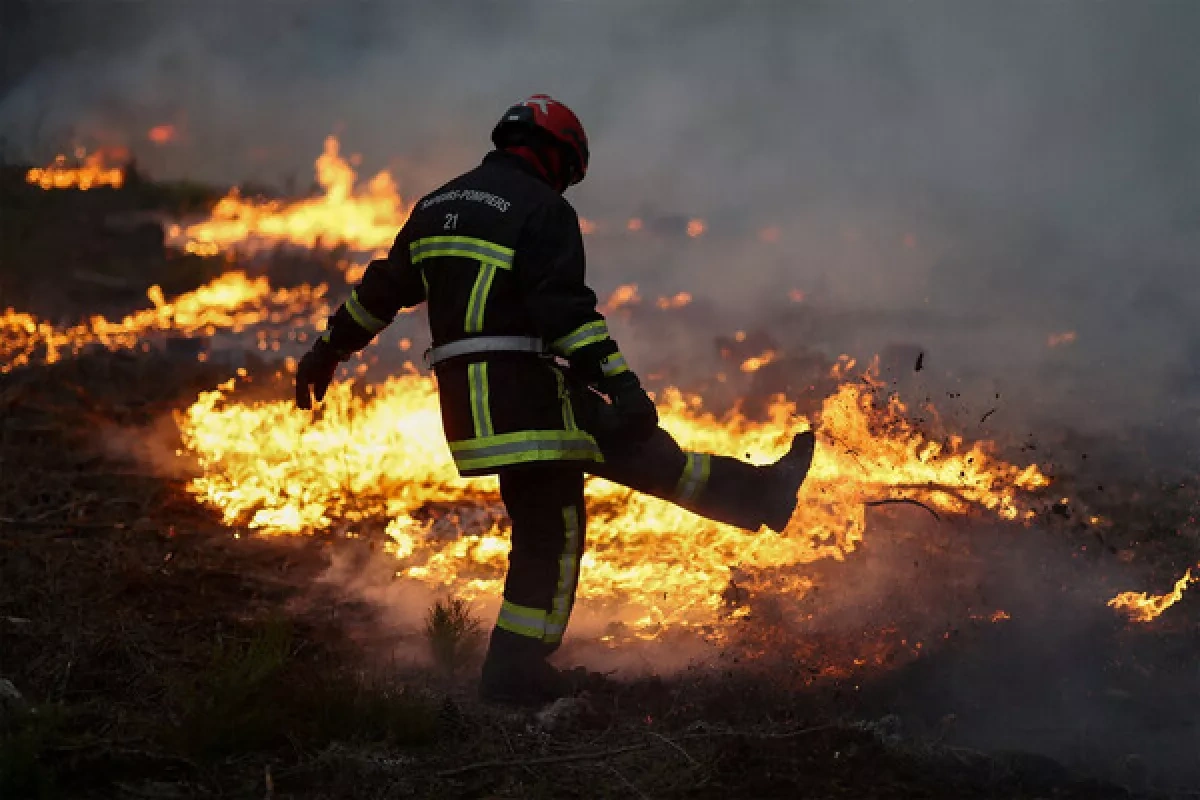 Residents accuse French authorities of prioritising luxury properties during Gironde wildfires