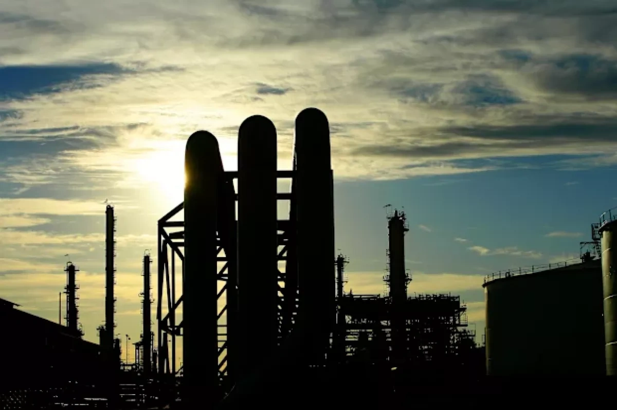 Australia weighs first new oil refinery in six decades