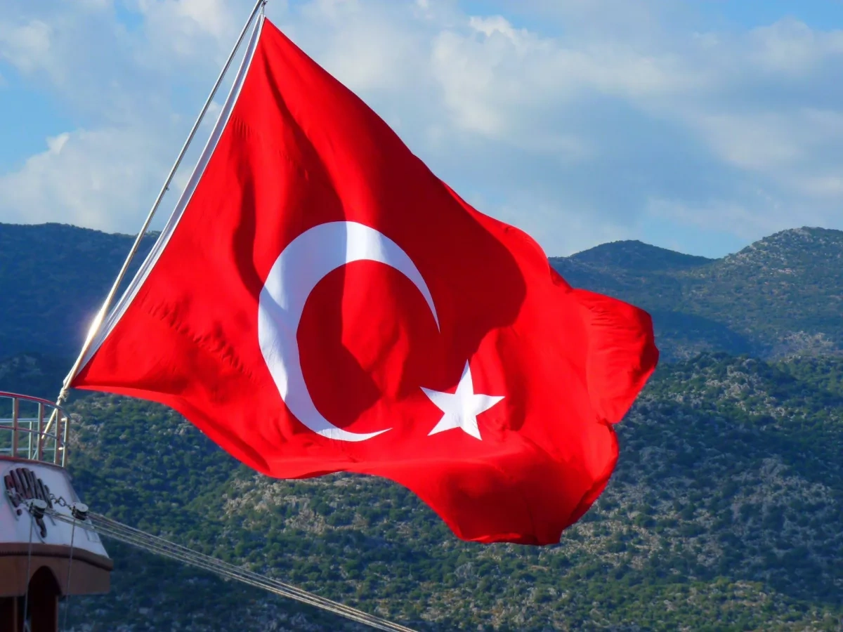 Türkiye detains six more in university flag desecration probe
