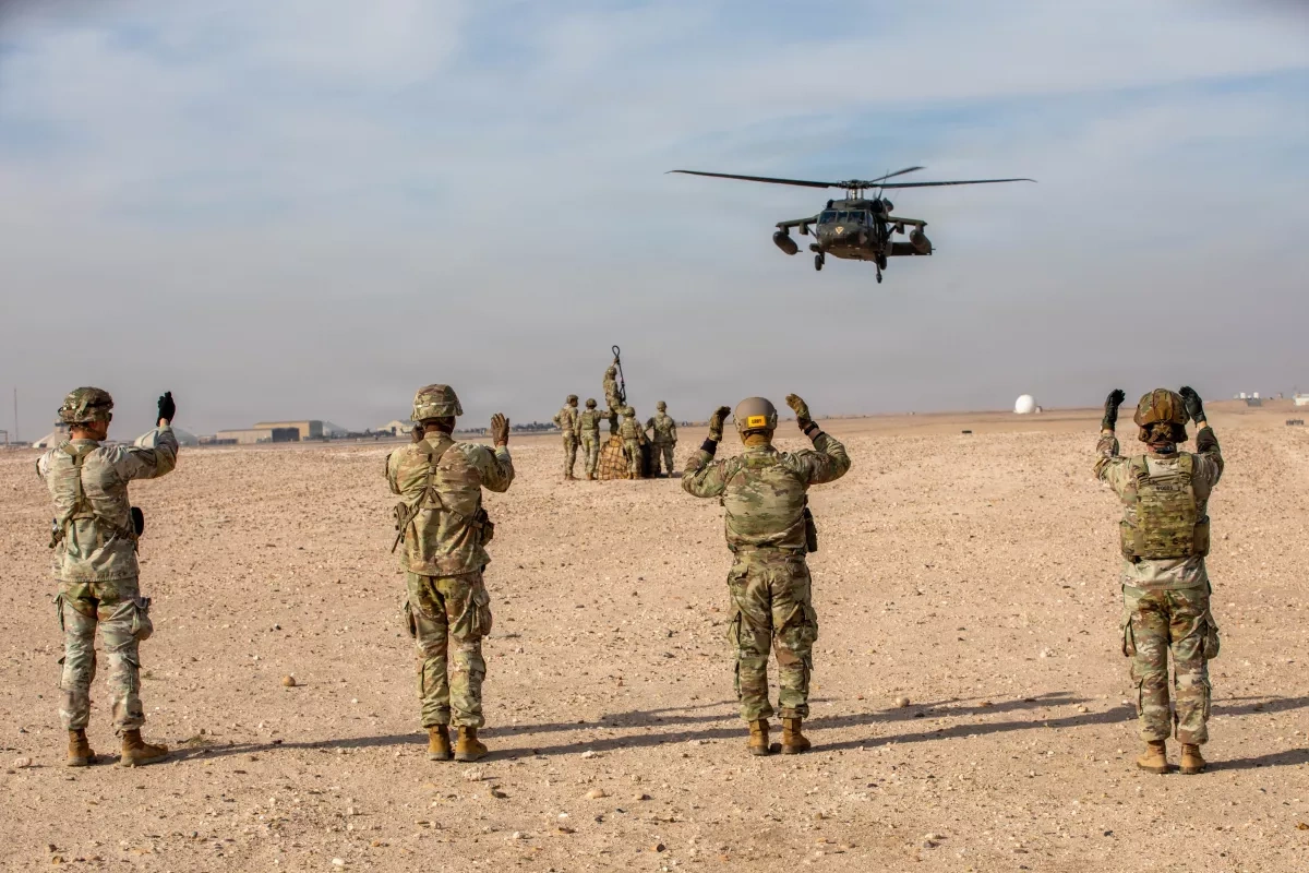 US troops in Middle East undergo Pathfinder training to boost airborne skills PHOTO