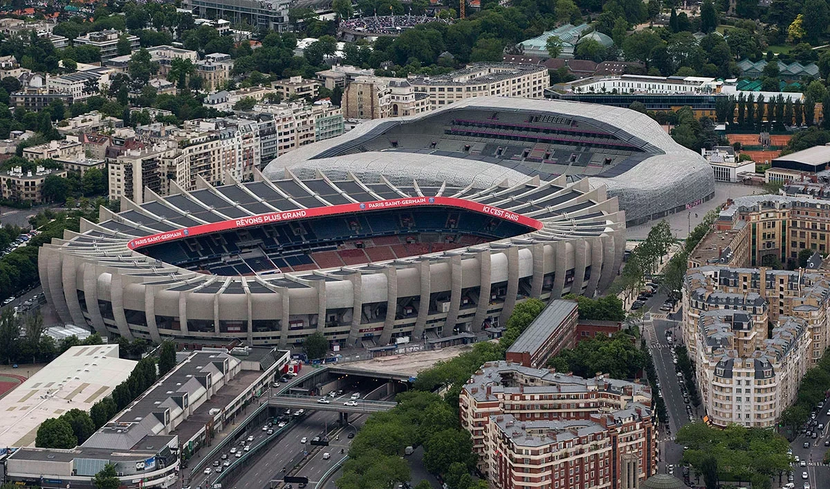 New Paris mayor considers selling PSG stadium to keep club in the city