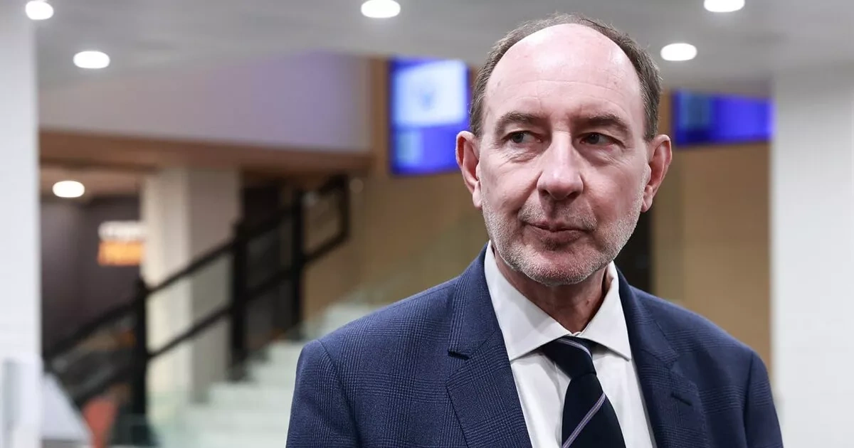 Charles de Gaulle's grandson wants Russian passport