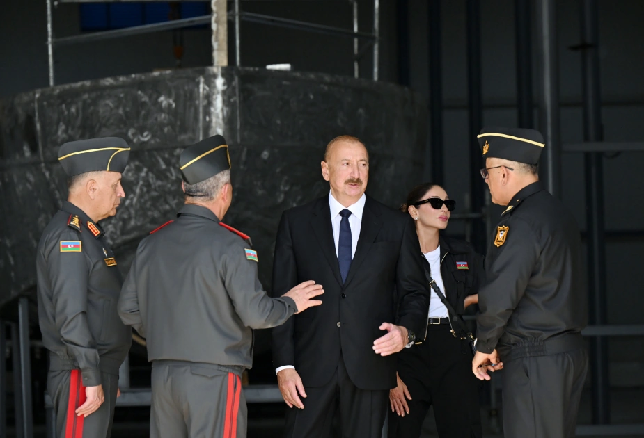President Ilham Aliyev and First Lady Mehriban Aliyeva visit Azerbaijani Navy (PHOTO)
