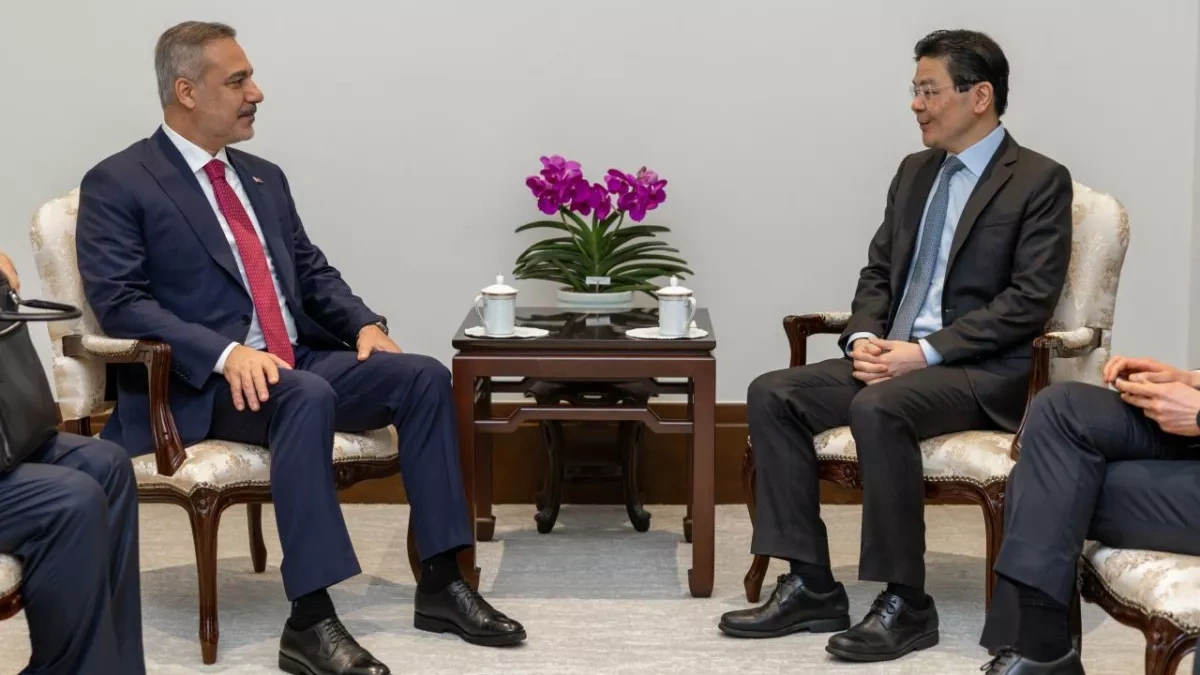 Turkish Foreign Minister Fidan holds talks with Singaporean leadership PHOTO
