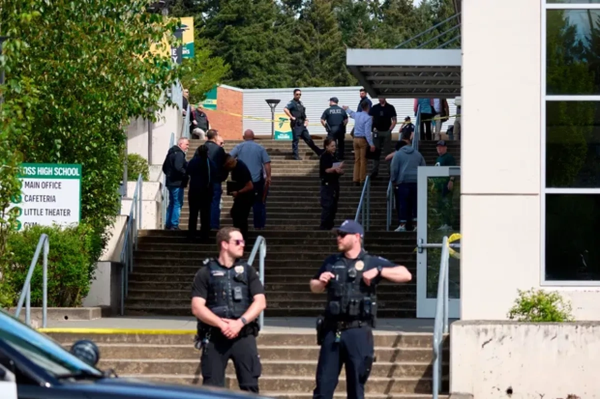 Five injured in suspected stabbing at Washington high school
