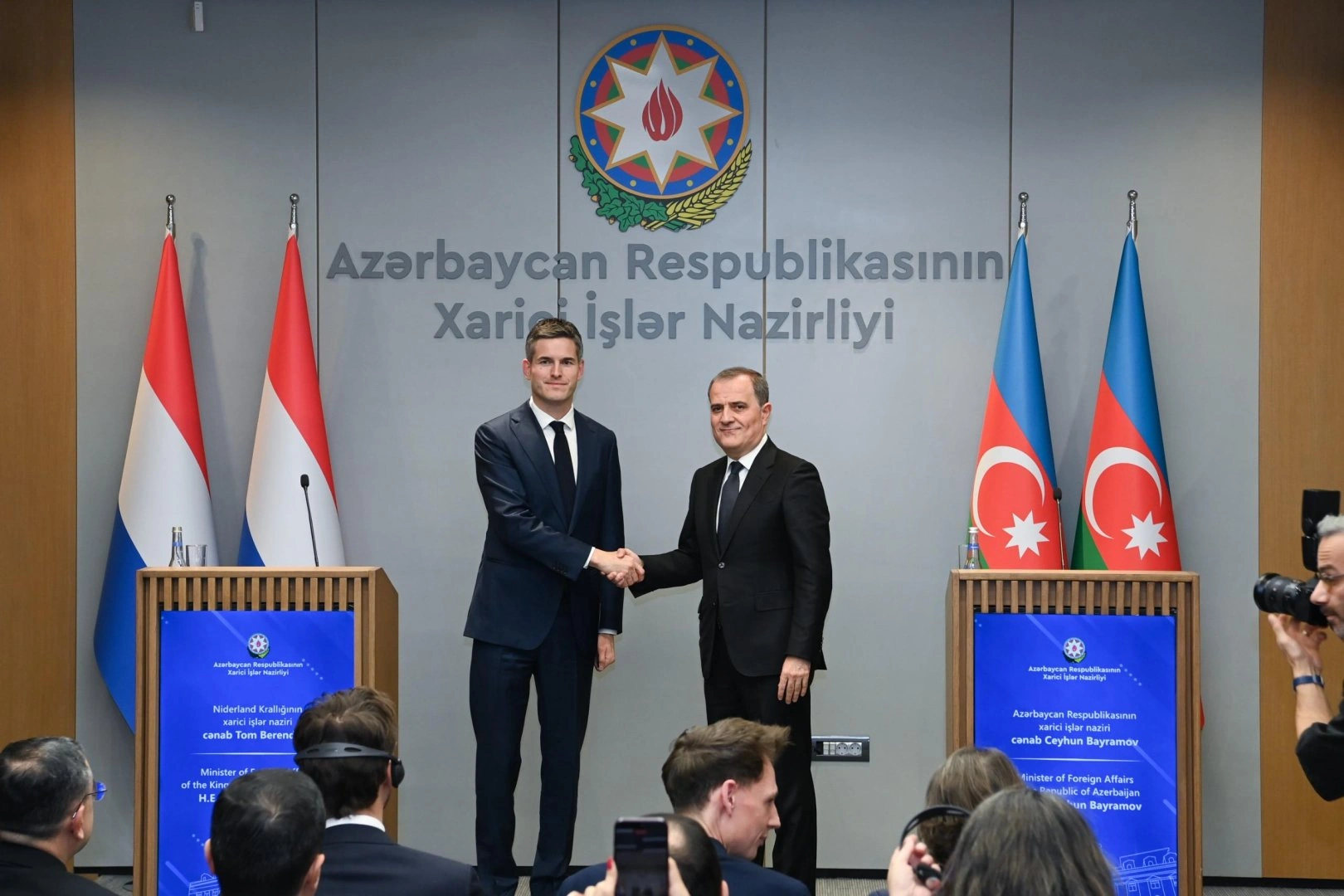 Azerbaijan, Netherlands discuss expanding bilateral cooperation (PHOTO)