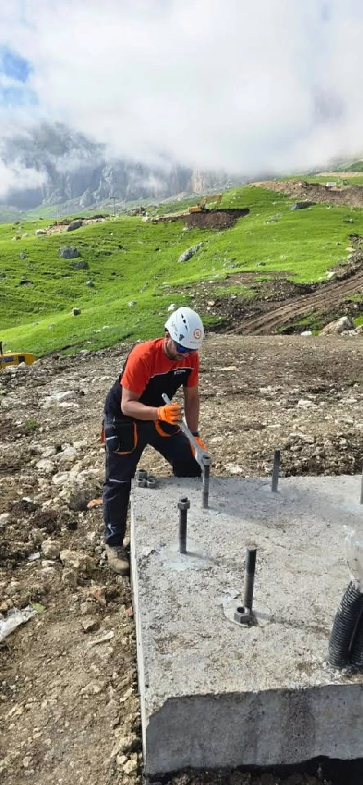 Azerbaijan builds next-generation cable car at Shahdag PHOTO