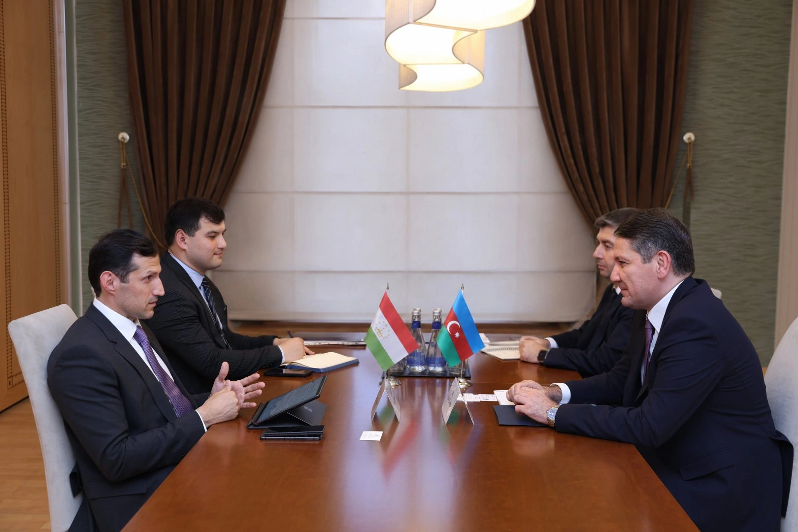 Azerbaijan and Tajikistan discuss cooperation prospects (PHOTO)