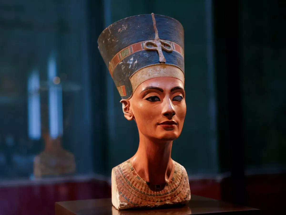 New clues from Pharaoh’s tomb revive queen’s lost remains theory