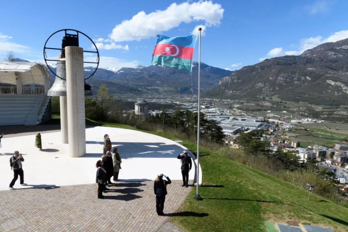 Azerbaijani flag gets raised in Italy to mark Day of Genocide PHOTO