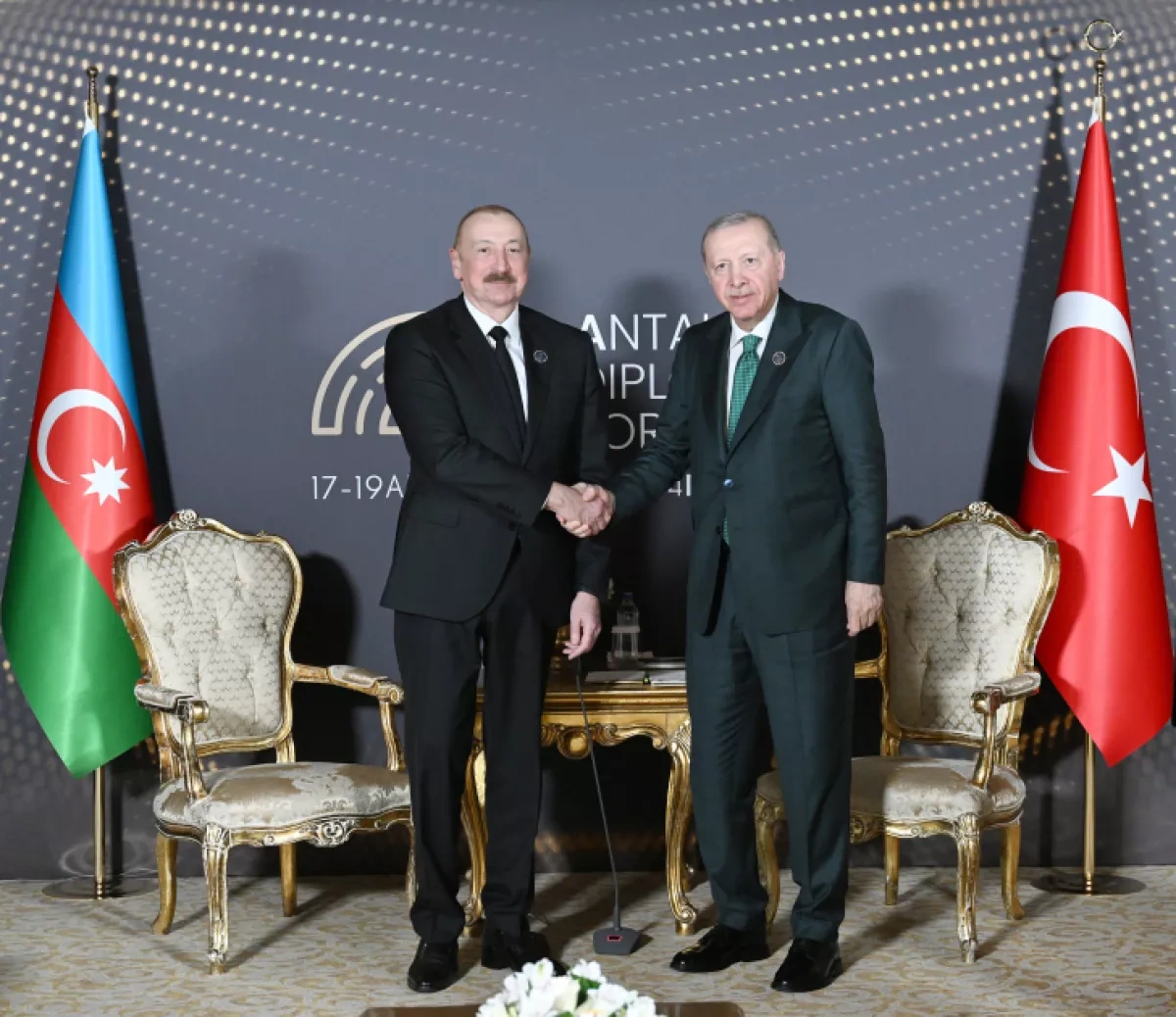 Azerbaijani, Turkish presidents hold meeting in Antalya
 Photo