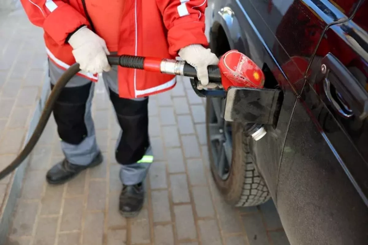 Rosneft chief proposes emergency measures to stabilize Russia’s fuel supply
