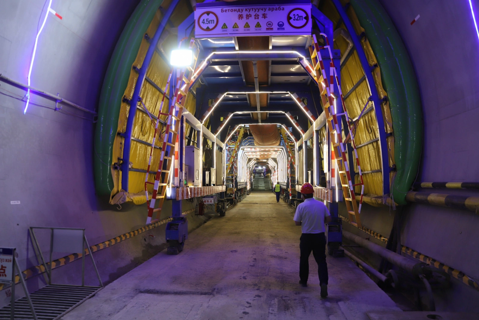 Kyrgyzstan discusses implementation of land and compensation procedures for railway project