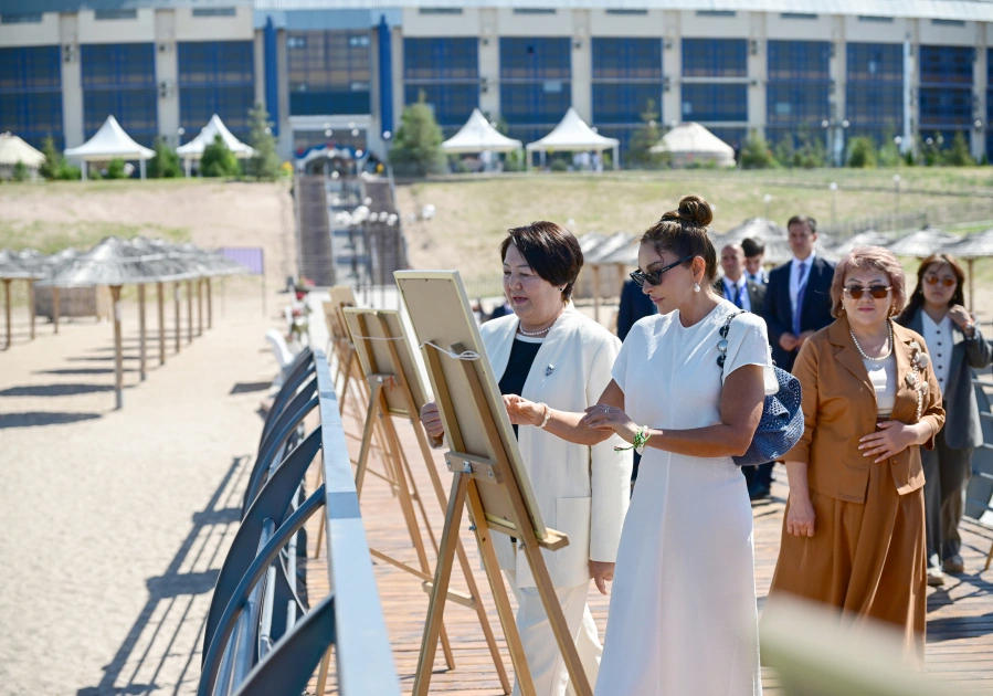 First Lady Mehriban Aliyeva visits “Altyn Balalyk” Health and Rehabilitation Center in Cholpon-Ata (PHOTO/VIDEO)