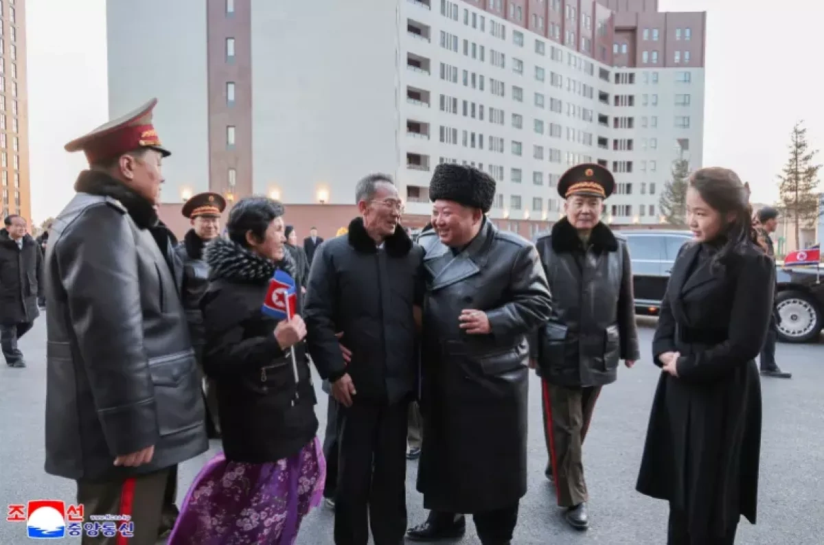 Kim Jong Un opens homes for families of soldiers lost in Ukraine war PHOTO