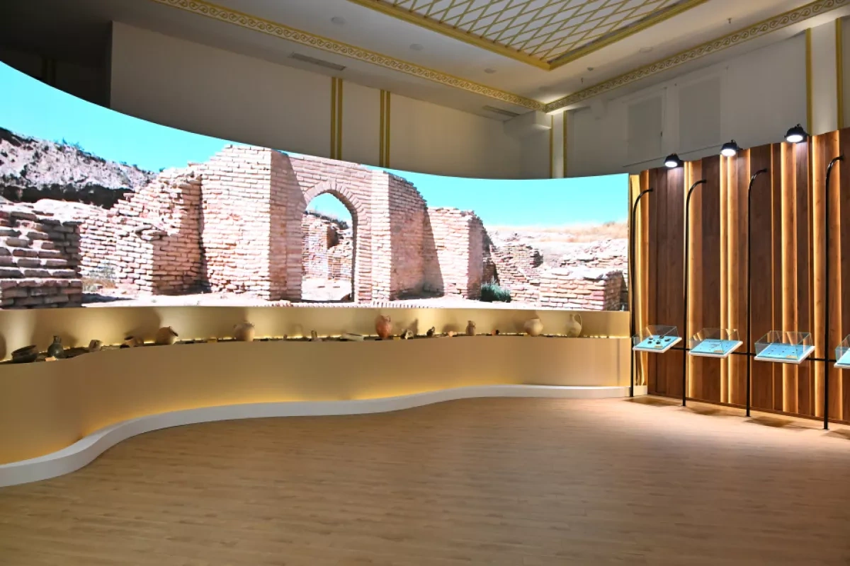 Azerbaijani president tours “Azret Sultan” museum-reserve in Turkistan PHOTO