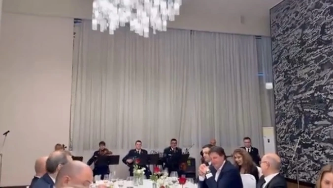 Serbia’s military band performs Azerbaijani song at dinner attended by President Ilham Aliyev (VIDEO)