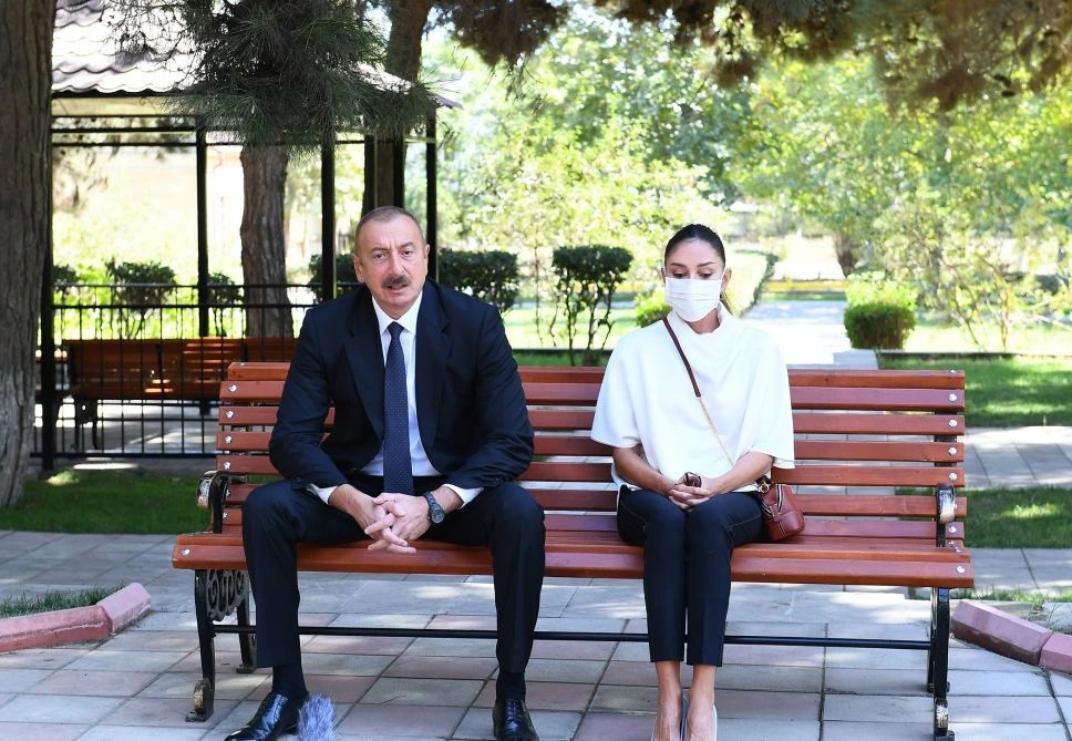 Chronicles of Victory (September 30, 2020): President Ilham Aliyev, First Vice President Mehriban Aliyeva meet with wounded servicemen undergoing treatment at Central Military Clinical Hospital of Defense Ministry (PHOTO/VIDEO)