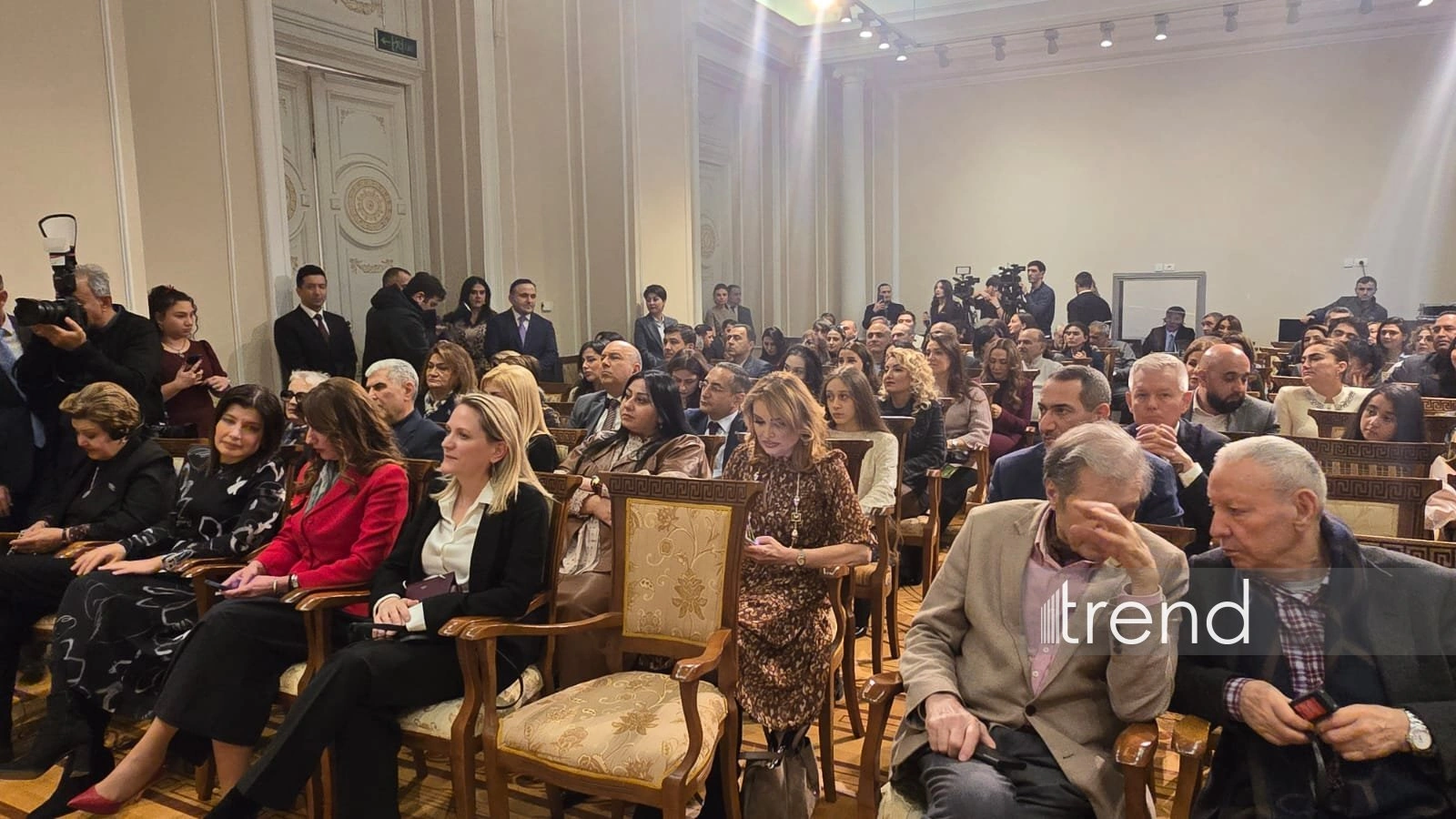 bp's contribution to promotion of nonconformist movement in Azerbaijan's fine arts (PHOTO)