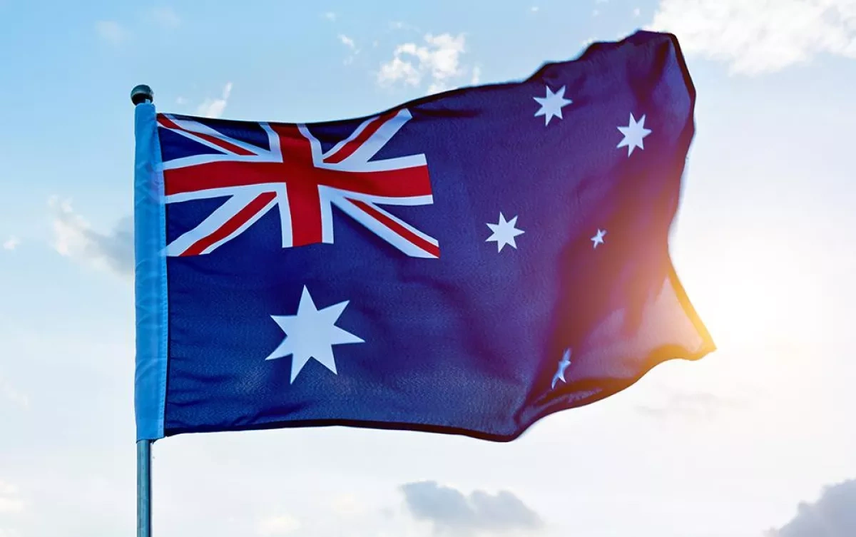 Australia urges diplomatic families to leave Israel, Lebanon