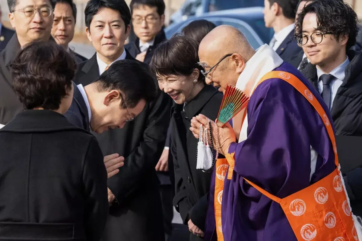 Drumsticks, not diplomacy, steal show at Japan–South Korea summit Video