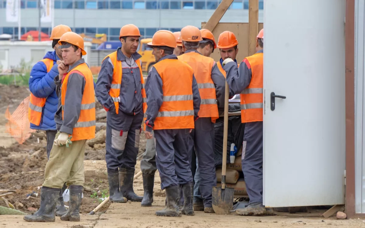Russia imposes 50% cap on migrant workforce in construction sector