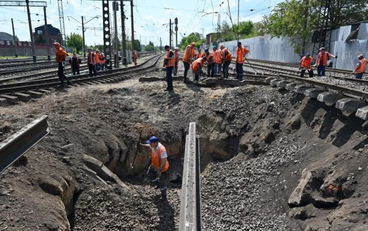 Seven killed in Russian ballistic strike on railway depot in Kyiv