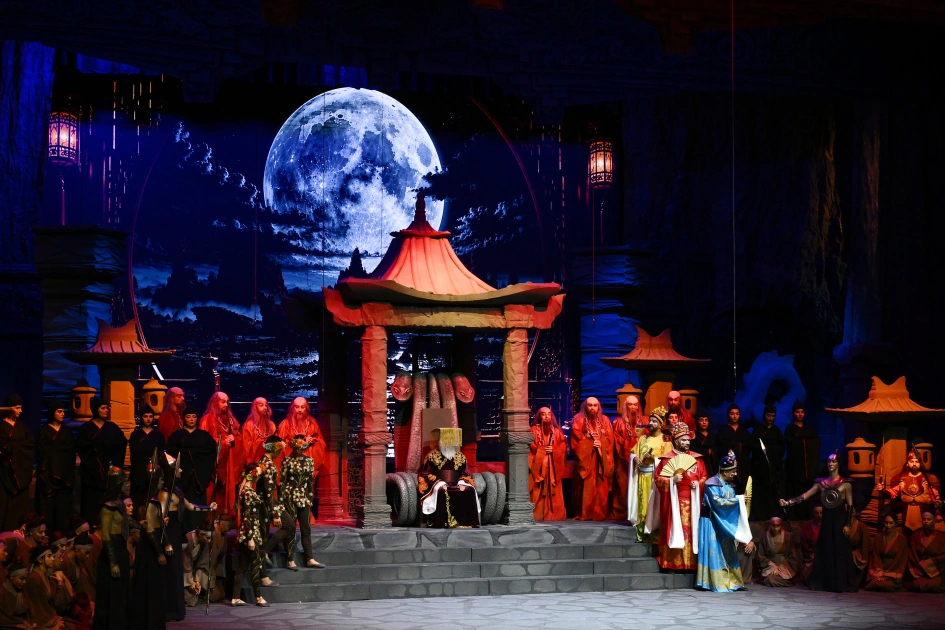 Heydar Aliyev Foundation VP Leyla Aliyeva attends premiere of opera “Turandot” (PHOTO)