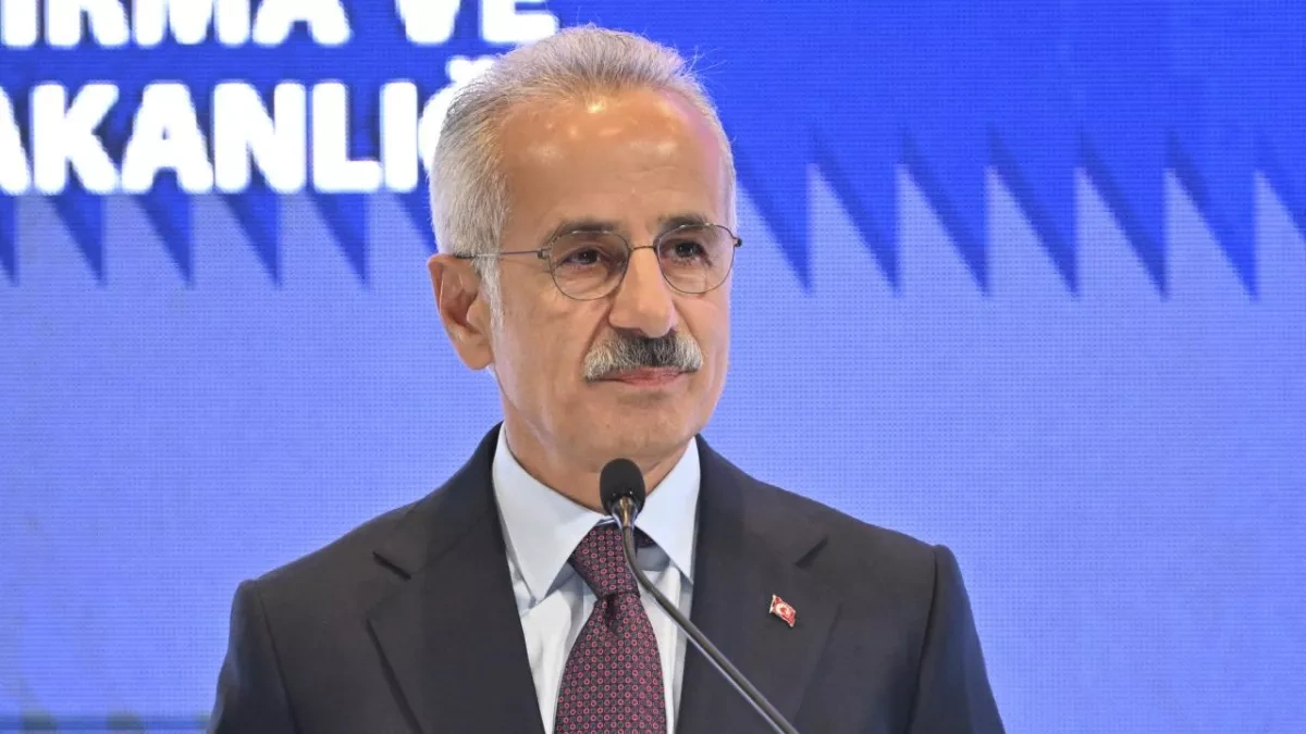 Strait of Hormuz ship evacuation not yet feasible, says Turkish minister