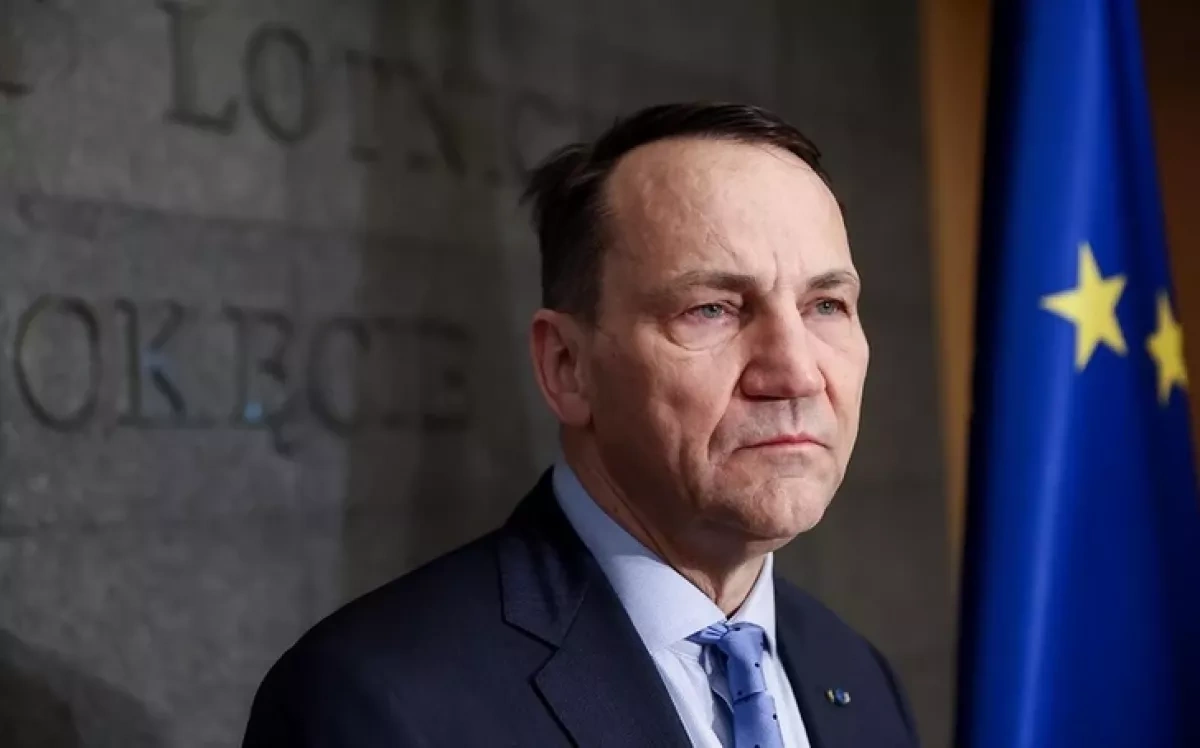 Polish defence chief says EU egoism could lead to collapse
