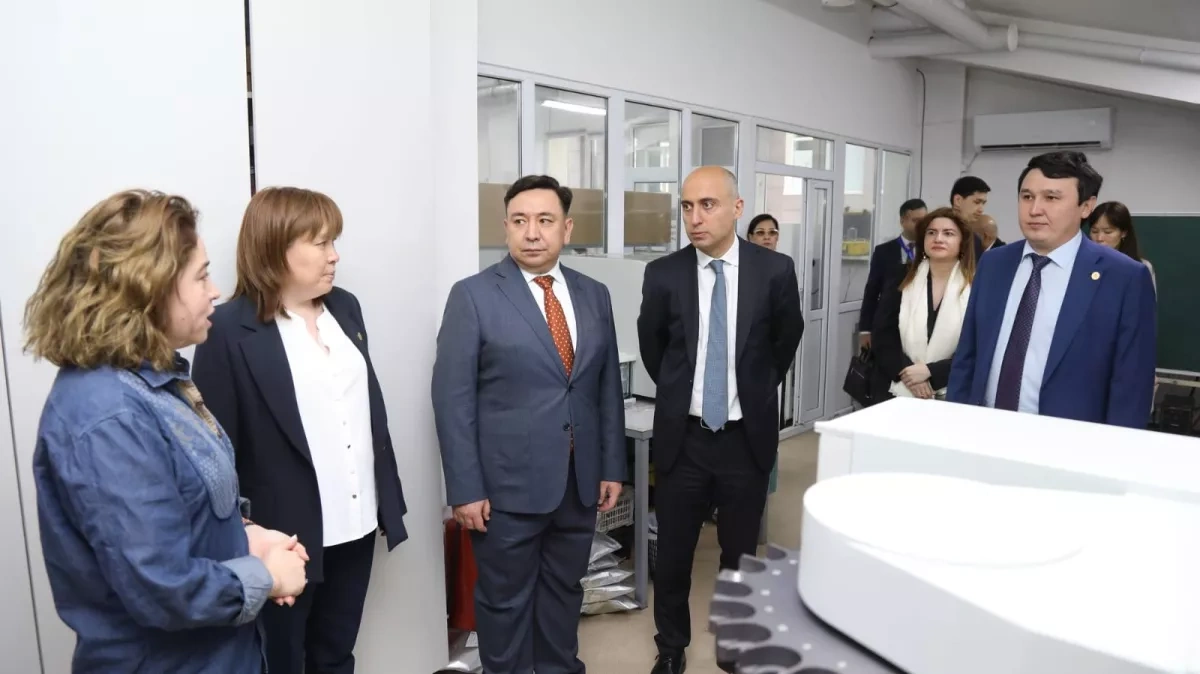 Education minister visits Study in Azerbaijan fair in Kazakhstan PHOTO