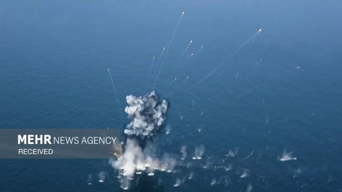 Iran tests new generation missile systems during Gulf exercises photo