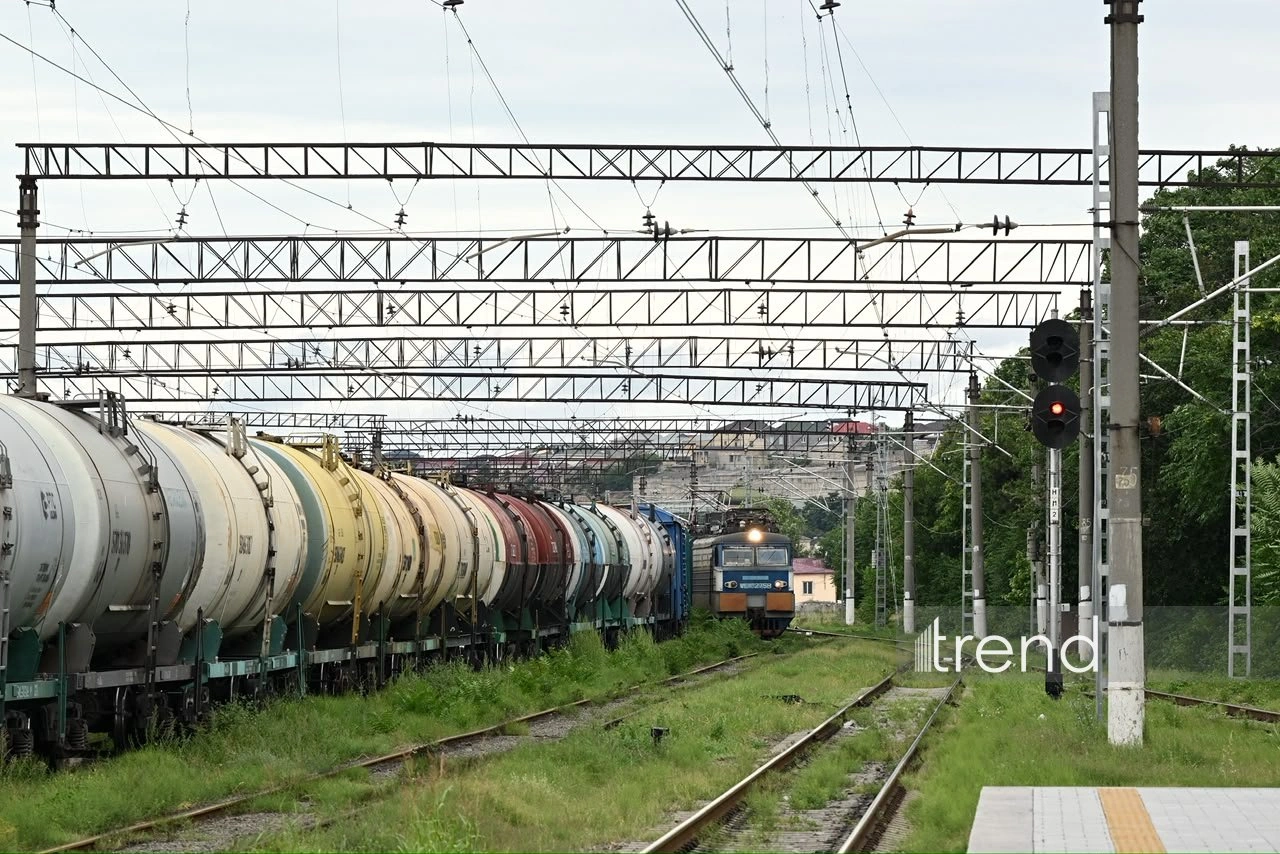 Azerbaijan transits another shipment of wheat to Armenia (PHOTO)