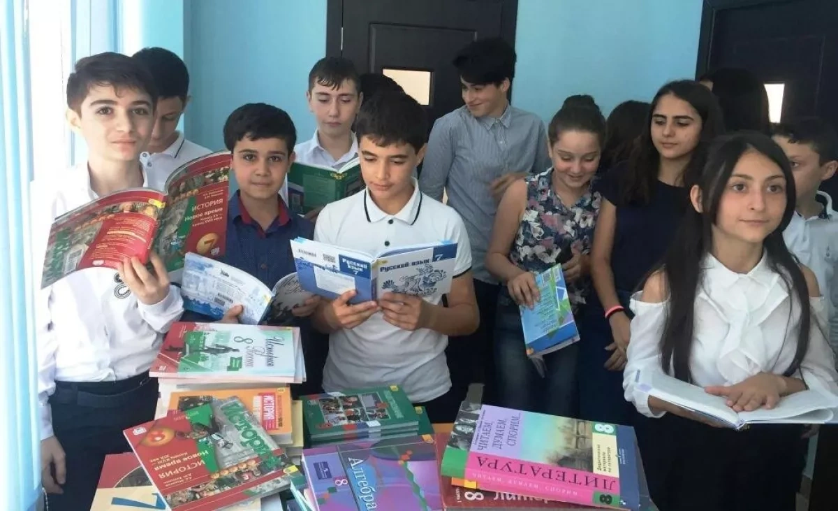 Thousands of Armenian students choose Russian-language education