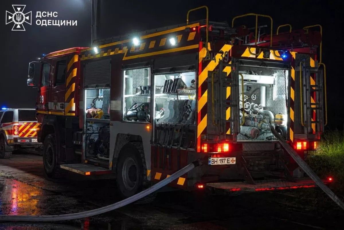 Blasts trigger major fire at industrial facility in Kyiv region PHOTO