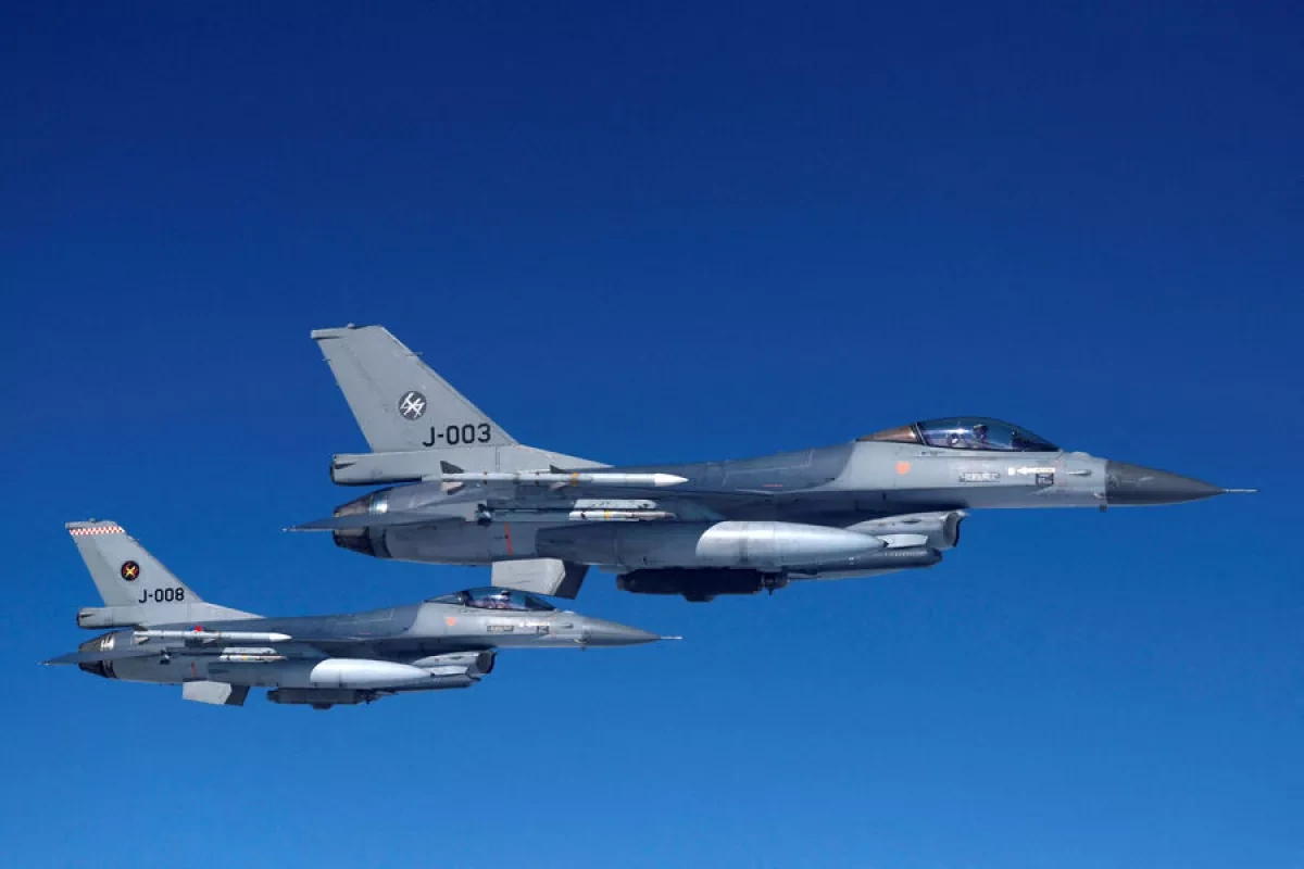 WSJ: US deploys fighter jets and refuelling aircraft to Middle East