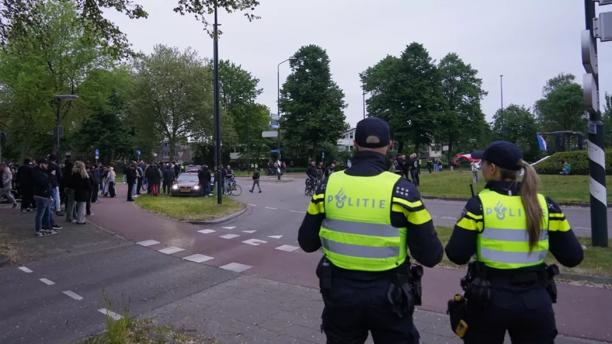 Riots erupt in Dutch city of Apeldoorn over planned migrant shelter