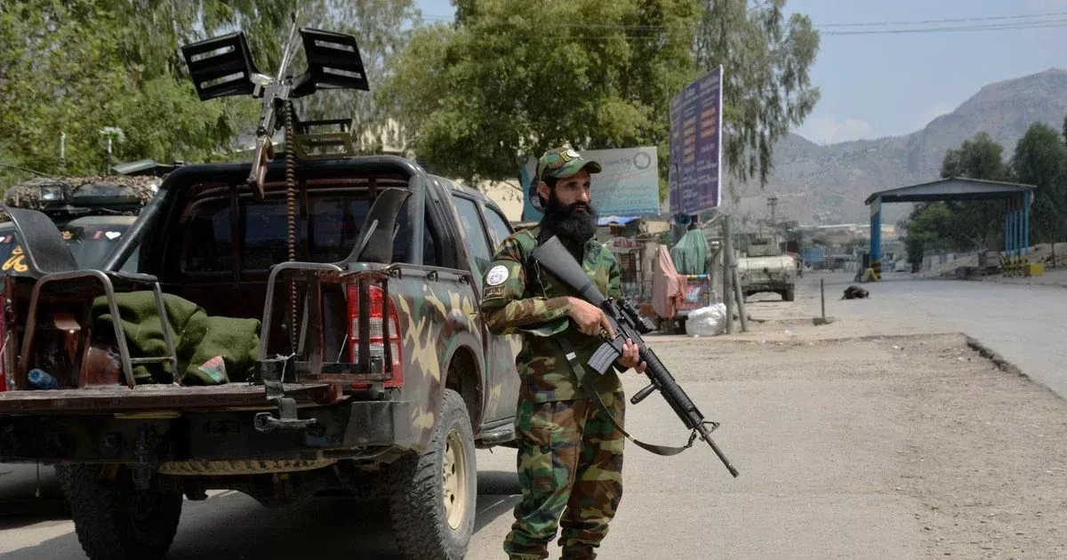 Afghanistan announces temporary halt to military operations against Pakistan
