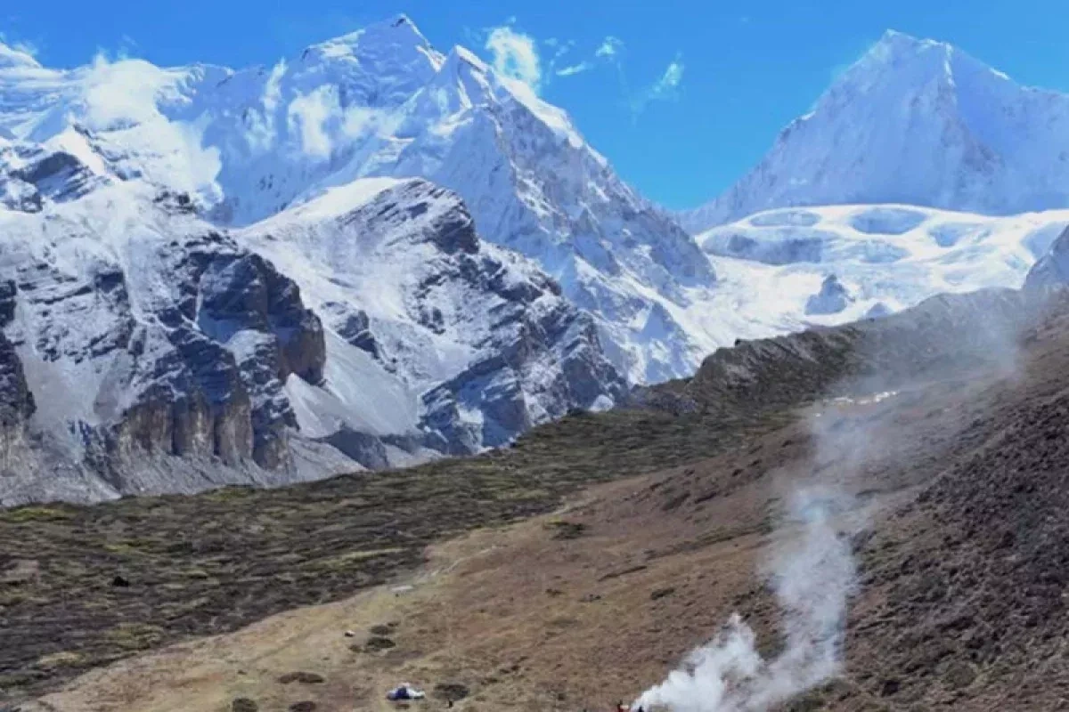 Avalanche in Nepal base camp leaves four dead