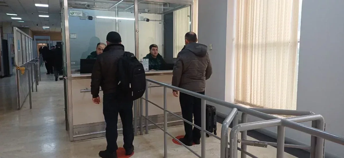 Some 370 evacuated from Iran through Azerbaijan Photo