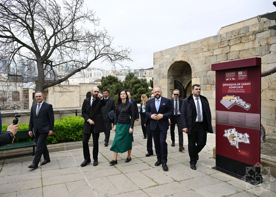 Lithuanian PM explores Azerbaijan’s historic Icherisheher (PHOTO)
