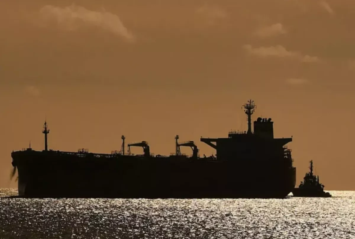 Tankers carrying Russian oil stuck off coast of China