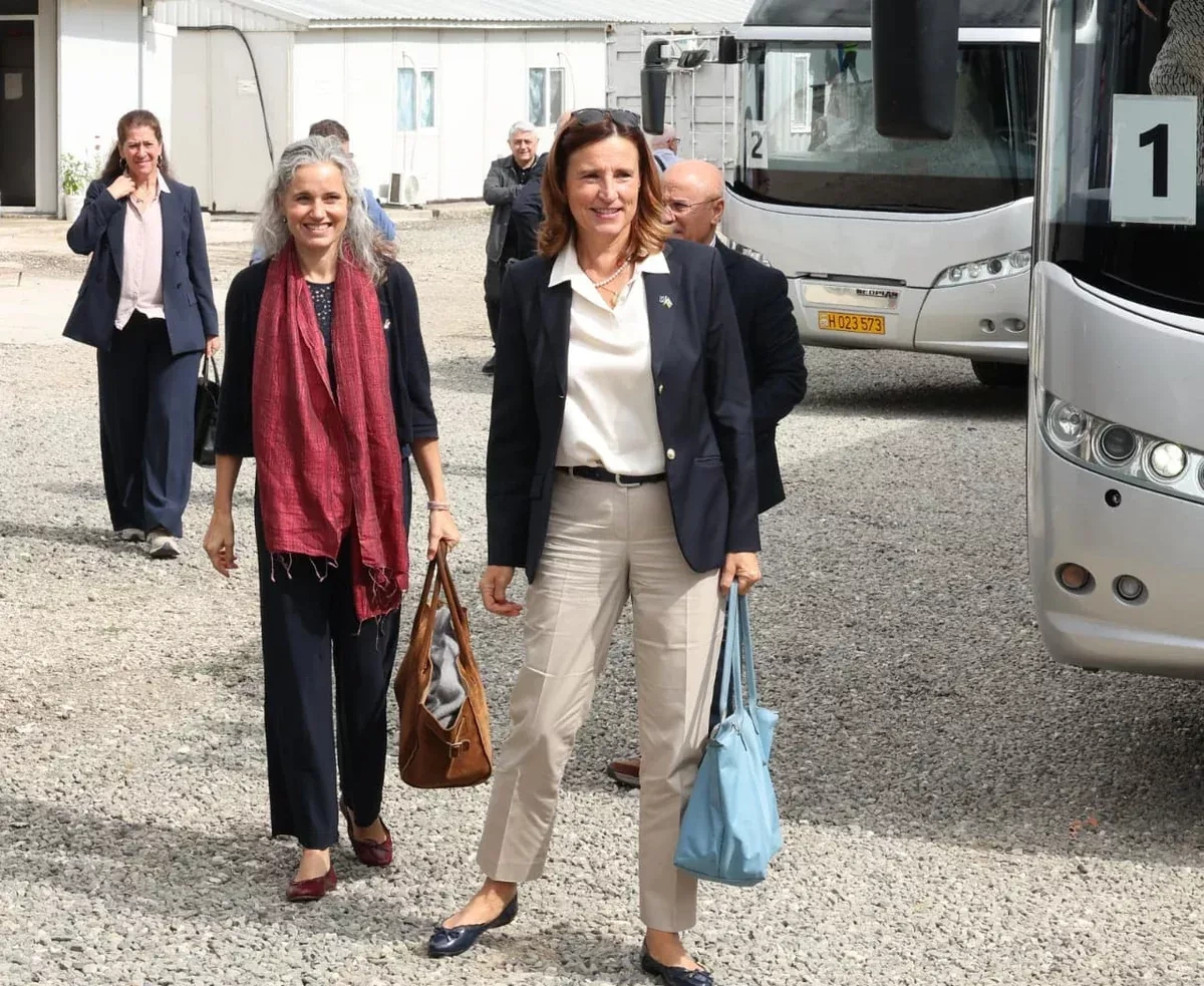 Foreign diplomats tour Khankendi railway and bus station project PHOTO