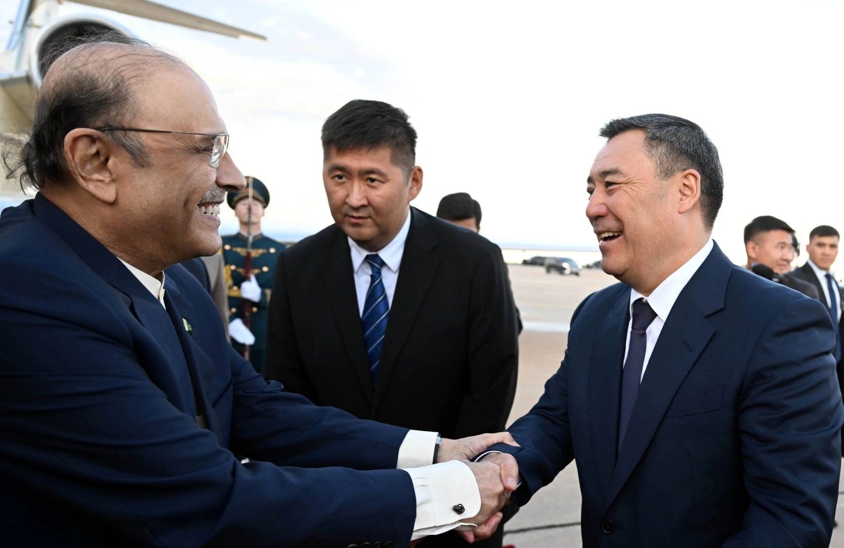 President of Pakistan Zardari arrives in Kyrgyzstan for official visit