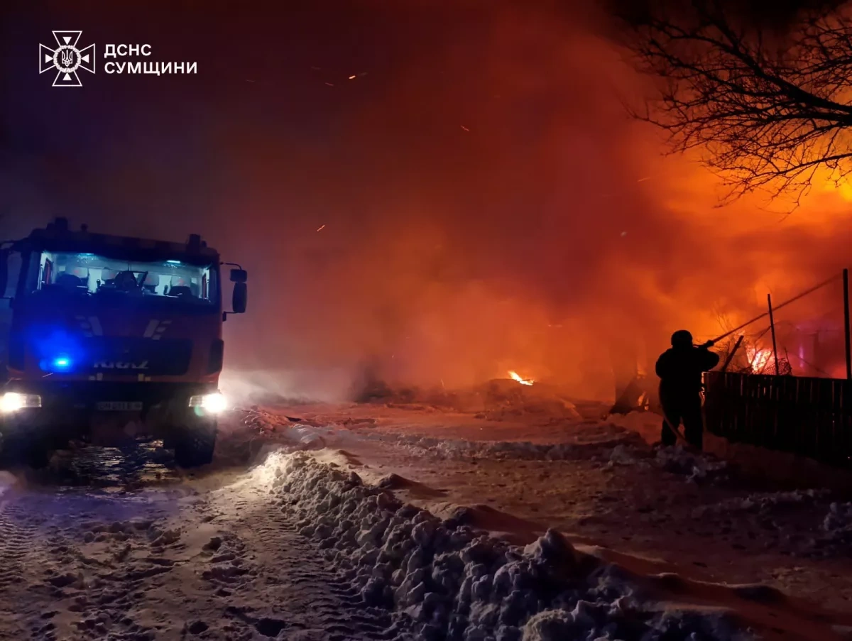 Russian strikes ignite major fires in Ukraine’s Sumy region photo / video