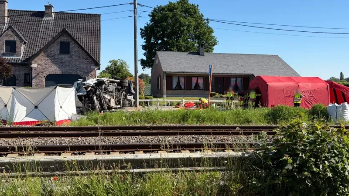Several killed after train crashes into school minibus in Belgium PHOTO