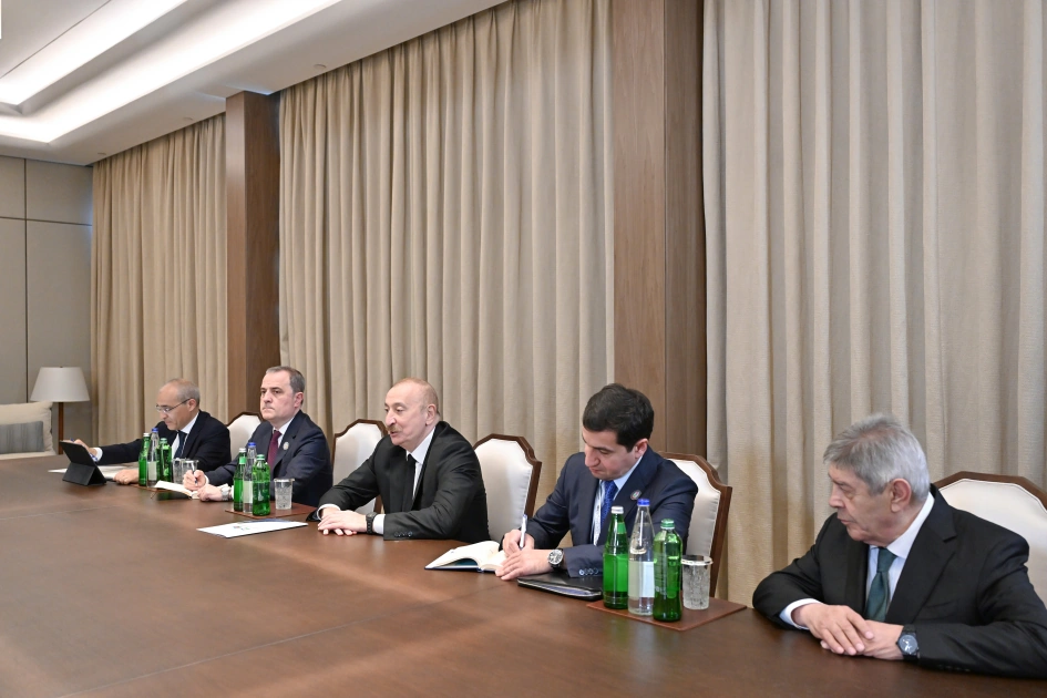 President Ilham Aliyev meets with President of Uzbekistan (PHOTO)