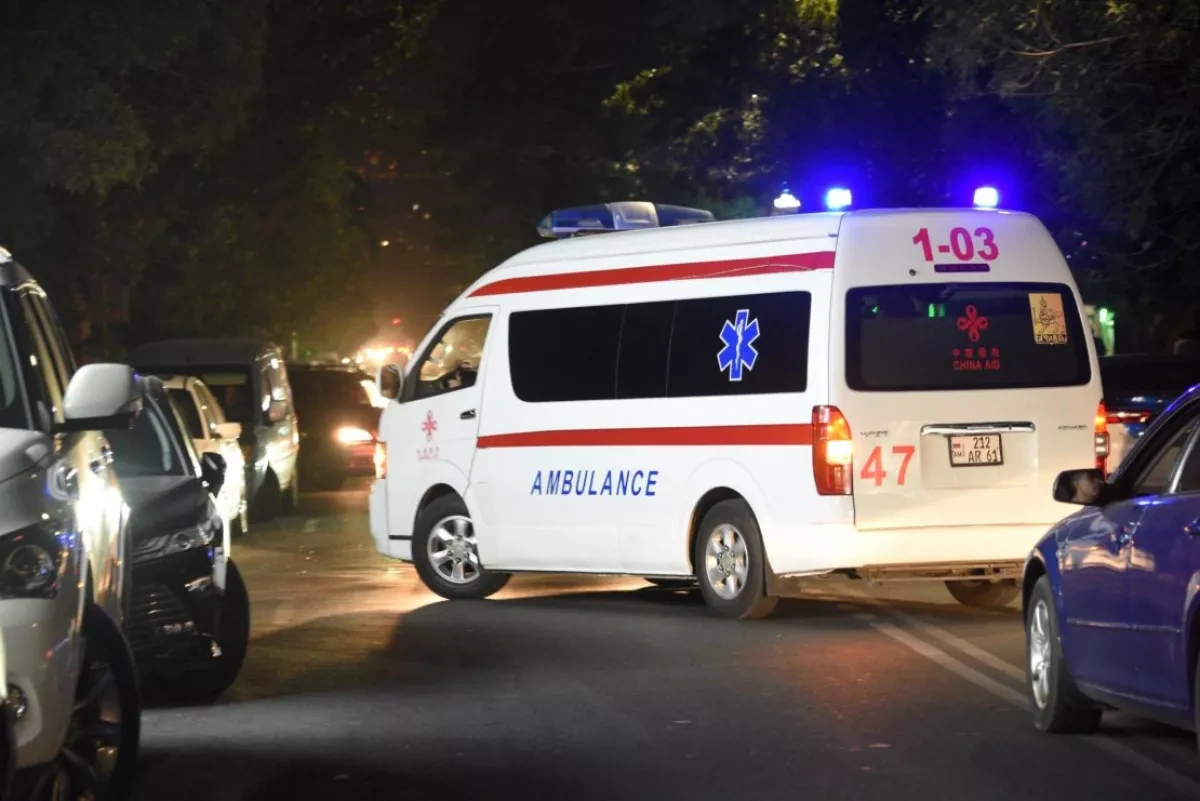 Yerevan: Five hurt, including children, in six-vehicle road collision PHOTO