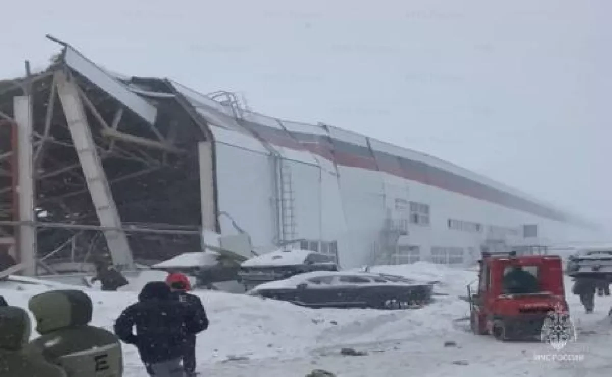 Roof collapses at Russian electric car plant, rescue underway